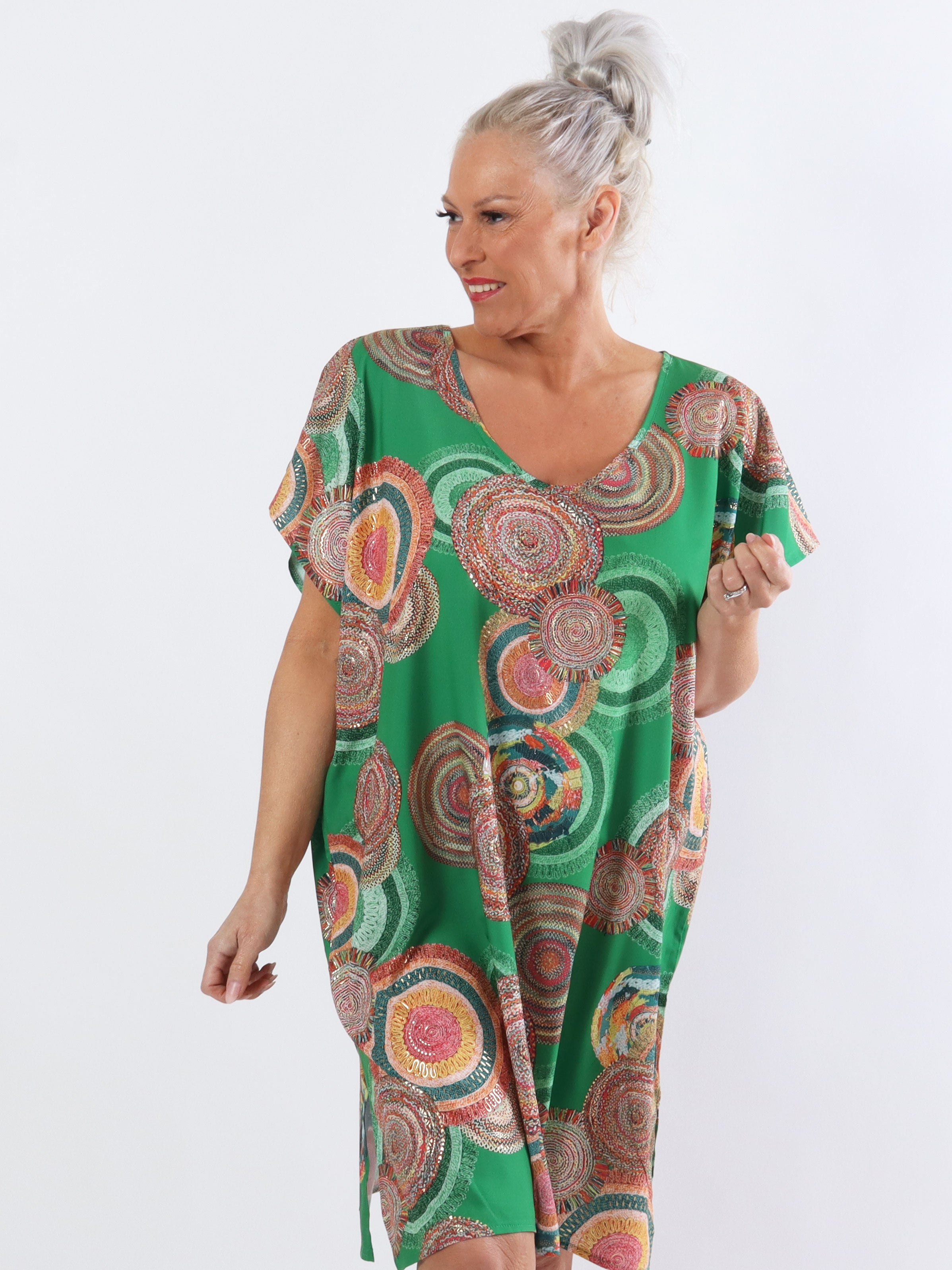 Helena - Let og luftig plus size kjole i silke